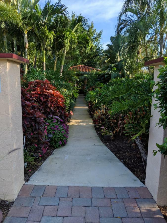 Tropical Villas Of Venice Beach Exterior photo